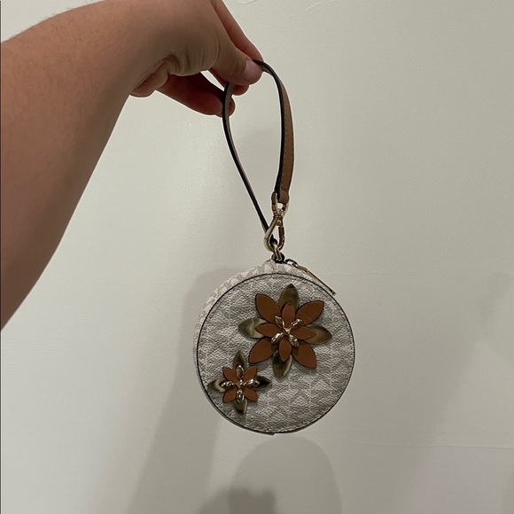 Michael Kors Flower Pouch Small Coin Case - Picture 8 of 12